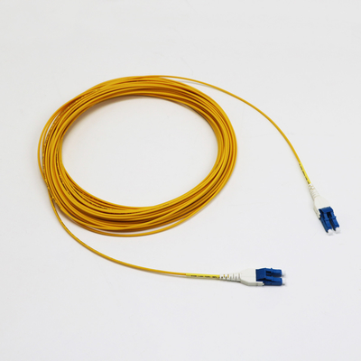 Uniboot LC Fiber Jumper 1M LC UPC ถึง LC UPC Single Mode G657.A1 BendInsensitive 2mm LSZH ความสูญเสียต่ํา 0.15dB ไฟเบอร์ แพทช คอร์ด