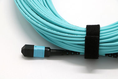 สายแพทช์ไฟเบอร์ออปติก OM3 ตัวเชื่อมต่อ MPO Trunk Cable หญิง UPC / APC มันเงา
