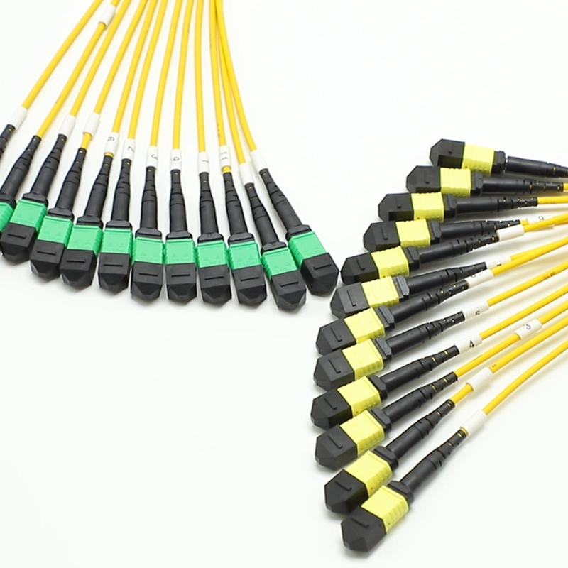 144F MTP MPO Fanout Cable SMG657A1 MPO APC ไปยัง MPO APC Breakout Fiber Optic Patch Cord